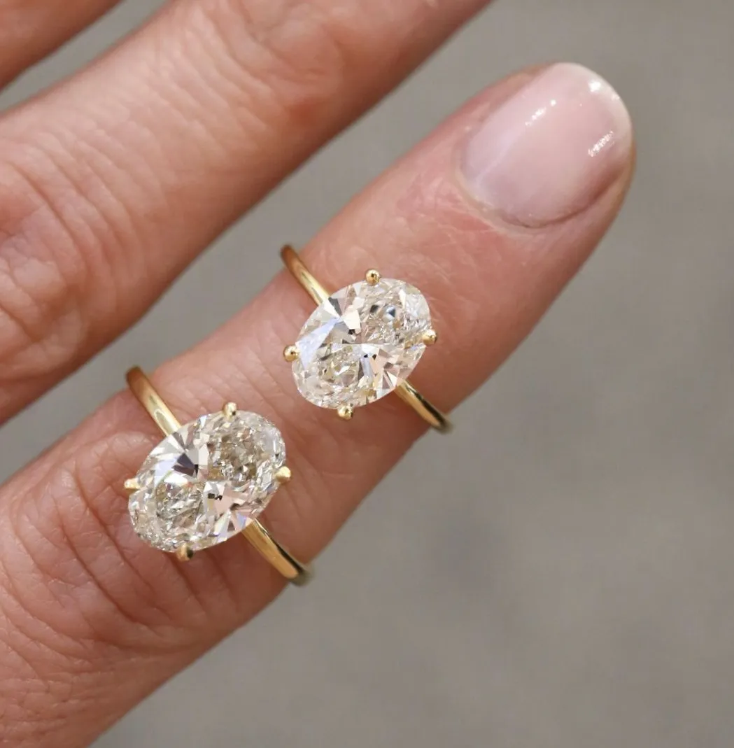 OVAL CUT DIAMOND ENGAGEMENT RINGS